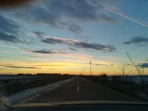 apus de soare, cer brazdat de nori