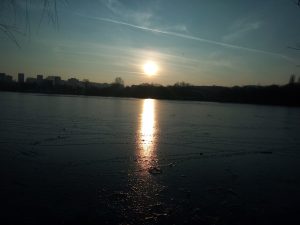 Apus de soare, peste lac inghetat IOR Buc.
