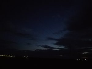 Lumina lunii dupa in spatele norilor